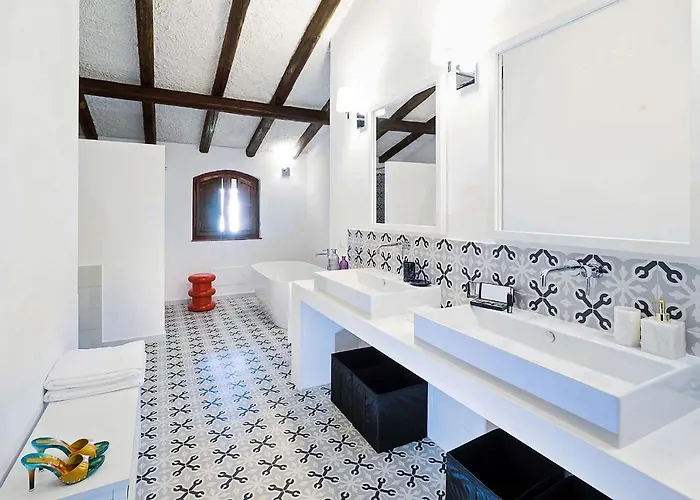 Blue Moon Villa